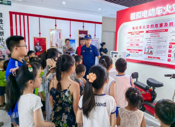行宫东街道：“沉浸式”学消防 筑牢暑期安全防